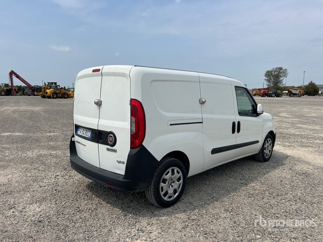 Fiat Doblo Cargo Van Truck - Fourgon utilitaire: photos 3 Fiat Doblo Cargo Van Truck - Fourgon utilitaire: photos 3
