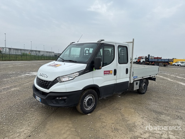 Iveco Daily 35-120 Autocarro cassone fisso - Fourgon plateau: photos 2 Iveco Daily 35-120 Autocarro cassone fisso - Fourgon plateau: photos 2