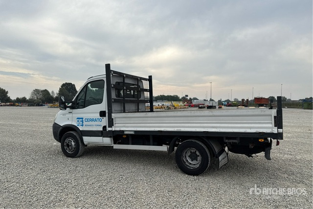 Iveco Daily 65C15 Autocarro cassone fisso - Fourgon plateau: photos 1 Iveco Daily 65C15 Autocarro cassone fisso - Fourgon plateau: photos 1