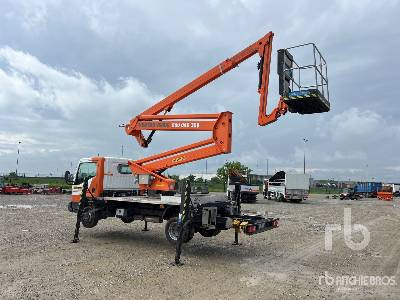 NISSAN CABSTAR 2014 CTE ZED 21JH 21 m on - Camion avec nacelle: photos 2 NISSAN CABSTAR 2014 CTE ZED 21JH 21 m on - Camion avec nacelle: photos 2