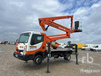 NISSAN CABSTAR 2014 CTE ZED 21JH 21 m on - Camion avec nacelle: photos 1 NISSAN CABSTAR 2014 CTE ZED 21JH 21 m on - Camion avec nacelle: photos 1