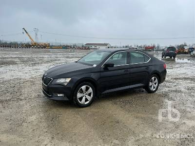 SKODA SUPERB - Voiture: photos 1 SKODA SUPERB - Voiture: photos 1