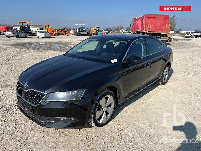 SKODA SUPERB - Voiture: photos 1 SKODA SUPERB - Voiture: photos 1