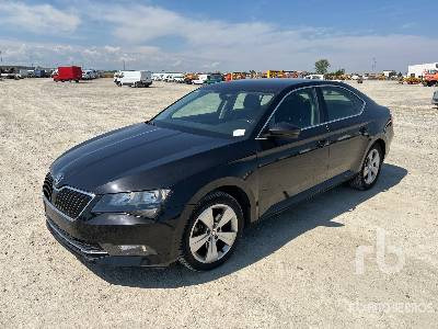 SKODA SUPERB - Voiture: photos 1 SKODA SUPERB - Voiture: photos 1