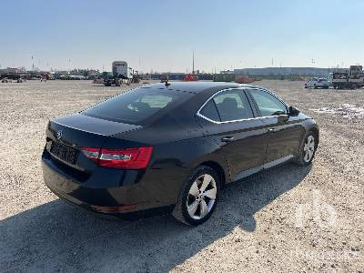 SKODA SUPERB - Voiture: photos 3 SKODA SUPERB - Voiture: photos 3