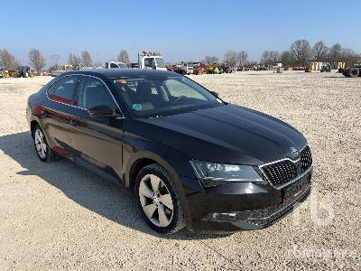 SKODA SUPERB - Voiture: photos 5 SKODA SUPERB - Voiture: photos 5
