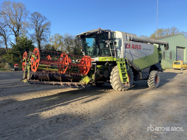 2005 Claas Lexion 520 4x4 Moissonneuse Batteuse Combine Harvester - Broyeur/ Épareuse: photos 1 2005 Claas Lexion 520 4x4 Moissonneuse Batteuse Combine Harvester - Broyeur/ Épareuse: photos 1