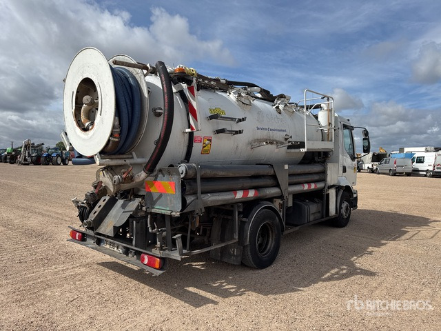 2005 Renault Midlum 220 dCi 2005 Rivard Cleanfos 16T on 4x2 ... Vacuum Excavator Truck - Camion hydrocureur: photos 4 2005 Renault Midlum 220 dCi 2005 Rivard Cleanfos 16T on 4x2 ... Vacuum Excavator Truck - Camion hydrocureur: photos 4