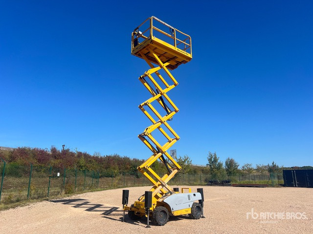 2007 Haulotte Compact 12DX 4x4 Nacelle Ciseaux Scissor Lift - Nacelle ciseaux: photos 3 2007 Haulotte Compact 12DX 4x4 Nacelle Ciseaux Scissor Lift - Nacelle ciseaux: photos 3