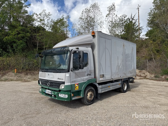2008 Mercedes-Benz Atego 918 4x2 Camion Atelier Service Truck - Camion fourgon: photos 2 2008 Mercedes-Benz Atego 918 4x2 Camion Atelier Service Truck - Camion fourgon: photos 2