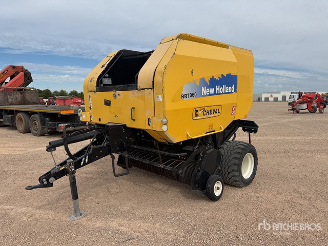 2011 New Holland BR7060 Presse A Balles Rondes Round Baler - Presse à balles rondes: photos 2 2011 New Holland BR7060 Presse A Balles Rondes Round Baler - Presse à balles rondes: photos 2