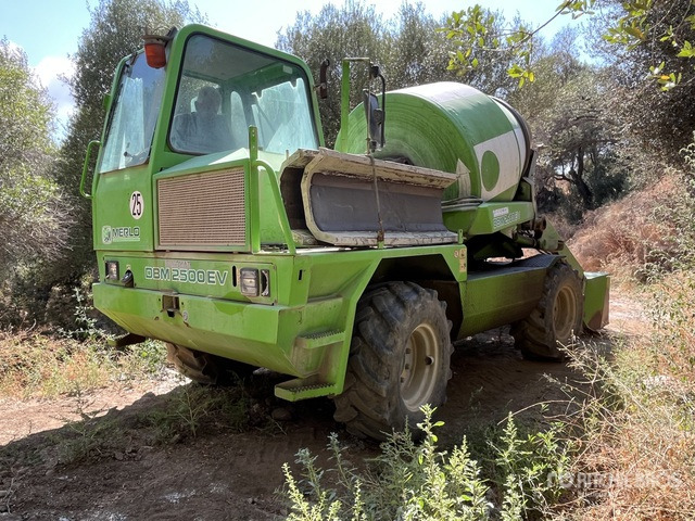 2014 Merlo DBM 2500 EV 4x4 Auto Betonniere Mixer Truck - Camion malaxeur: photos 1 2014 Merlo DBM 2500 EV 4x4 Auto Betonniere Mixer Truck - Camion malaxeur: photos 1