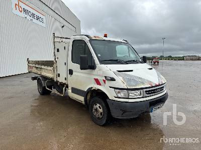 IVECO 35C12 Camion Benne - Camion benne: photos 5 IVECO 35C12 Camion Benne - Camion benne: photos 5
