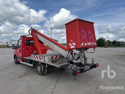 IVECO 35S11 2014 Multitel MT202 20 m on Cam ... - Camion avec nacelle: photos 2 IVECO 35S11 2014 Multitel MT202 20 m on Cam ... - Camion avec nacelle: photos 2