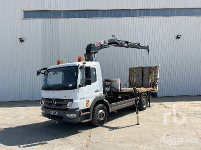 MERCEDES-BENZ ATEGO 1522 2011 Hiab 144 B-2 HIDUC 4600 kg ... - Camion plateau: photos 2 MERCEDES-BENZ ATEGO 1522 2011 Hiab 144 B-2 HIDUC 4600 kg ... - Camion plateau: photos 2