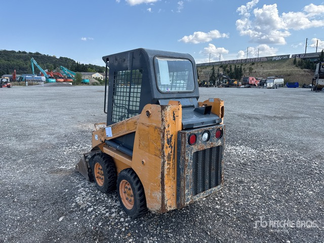 Mustang SL12 Skid Steer Loader - Mini chargeuse: photos 3 Mustang SL12 Skid Steer Loader - Mini chargeuse: photos 3