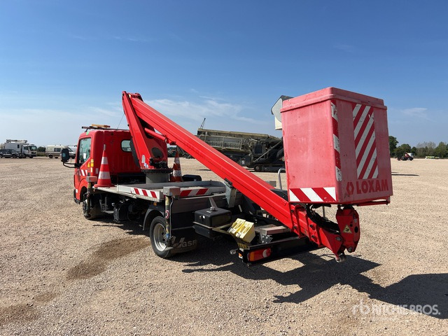 Renault Maxity DTI 130 Camion ? godets - Camion avec nacelle: photos 3 Renault Maxity DTI 130 Camion ? godets - Camion avec nacelle: photos 3
