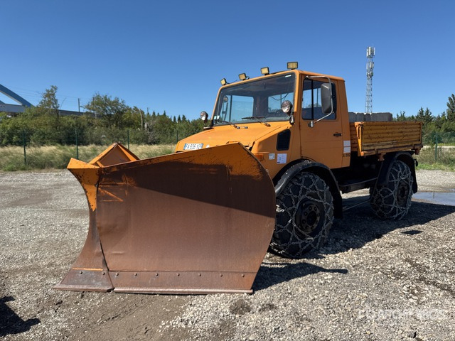 1982 Unimog 425C 4x4 Camion De Service 4x4 Service Truck - Véhicule de voirie/ Spécial, Camion: photos 1 1982 Unimog 425C 4x4 Camion De Service 4x4 Service Truck - Véhicule de voirie/ Spécial, Camion: photos 1