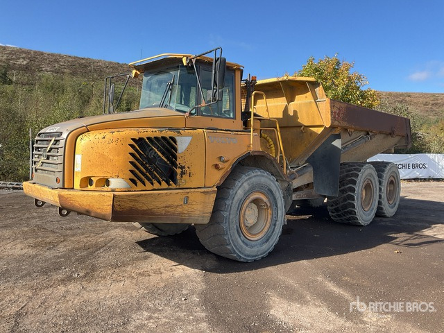 2005 Volvo A30D 6x6 Articulated Dump Truck - Tombereau articulé: photos 2 2005 Volvo A30D 6x6 Articulated Dump Truck - Tombereau articulé: photos 2