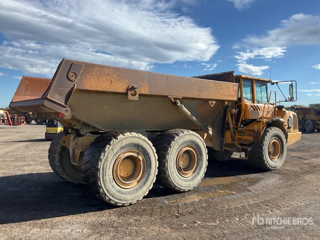 2005 Volvo A30D 6x6 Articulated Dump Truck - Tombereau articulé: photos 3 2005 Volvo A30D 6x6 Articulated Dump Truck - Tombereau articulé: photos 3