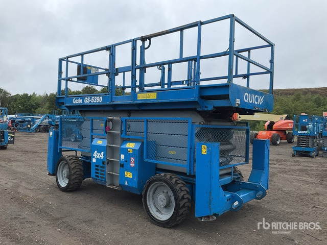 2007 Genie GS-5390 4x4 Diesel Scissor Lift - Nacelle ciseaux: photos 3 2007 Genie GS-5390 4x4 Diesel Scissor Lift - Nacelle ciseaux: photos 3