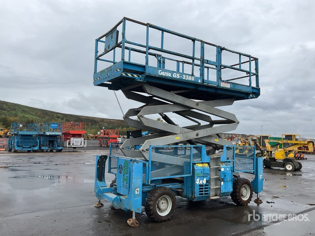 2007 Genie GS3384 4x4 Diesel Scissor Lift - Nacelle ciseaux: photos 2 2007 Genie GS3384 4x4 Diesel Scissor Lift - Nacelle ciseaux: photos 2