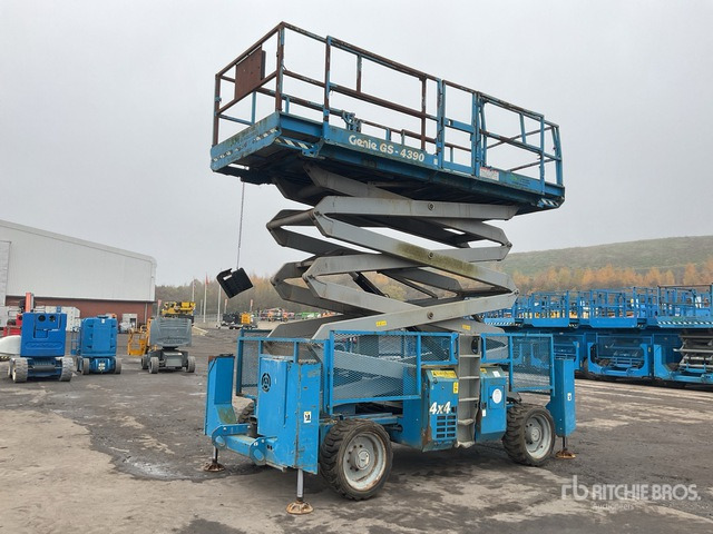 2007 Genie GS4390 4x4 Diesel Scissor Lift - Nacelle ciseaux: photos 1 2007 Genie GS4390 4x4 Diesel Scissor Lift - Nacelle ciseaux: photos 1
