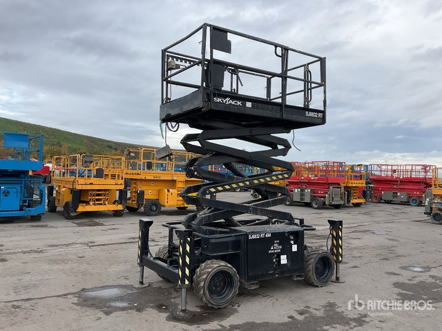 2007 Skyjack SJ6832RT 4x4 Diesel Scissor Lift - Nacelle ciseaux: photos 1 2007 Skyjack SJ6832RT 4x4 Diesel Scissor Lift - Nacelle ciseaux: photos 1