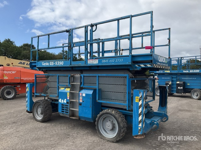 2008 Genie GS-5390 4x4 Diesel Scissor Lift - Nacelle ciseaux: photos 3 2008 Genie GS-5390 4x4 Diesel Scissor Lift - Nacelle ciseaux: photos 3