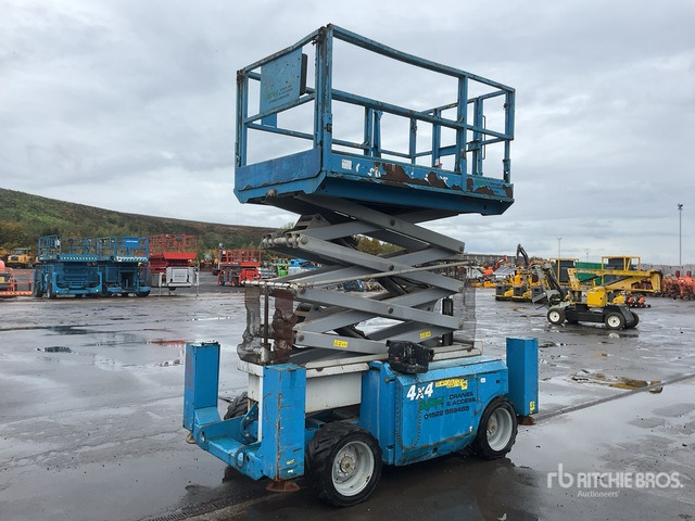 2008 Genie GS3268 4x4 Diesel Scissor Lift - Nacelle ciseaux: photos 1 2008 Genie GS3268 4x4 Diesel Scissor Lift - Nacelle ciseaux: photos 1