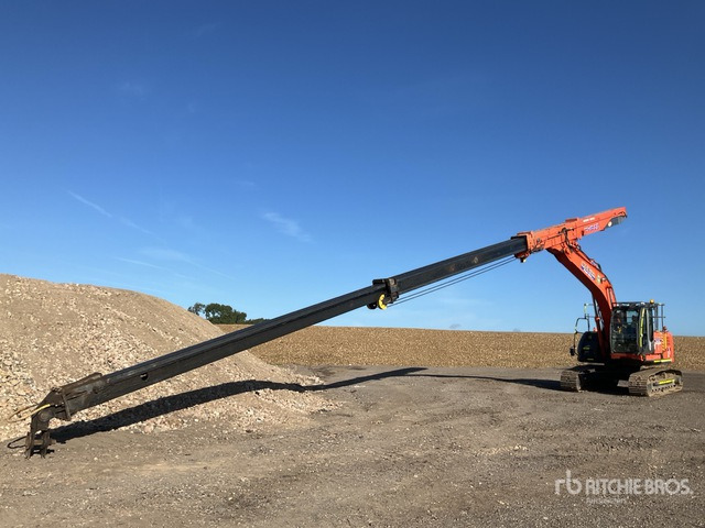 2013 Hitachi ZX225USRLC-3 Telescopic Excavator Tracked Excavator - Pelle sur chenille: photos 2 2013 Hitachi ZX225USRLC-3 Telescopic Excavator Tracked Excavator - Pelle sur chenille: photos 2