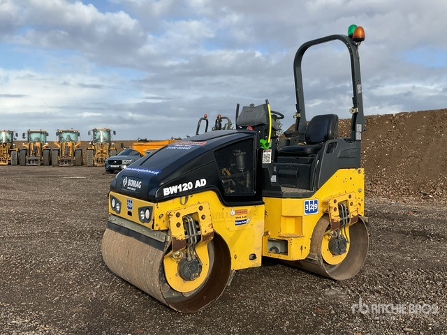 2015 Bomag 120AD-5 Double Drum Roller - Rouleau compresseur: photos 1 2015 Bomag 120AD-5 Double Drum Roller - Rouleau compresseur: photos 1