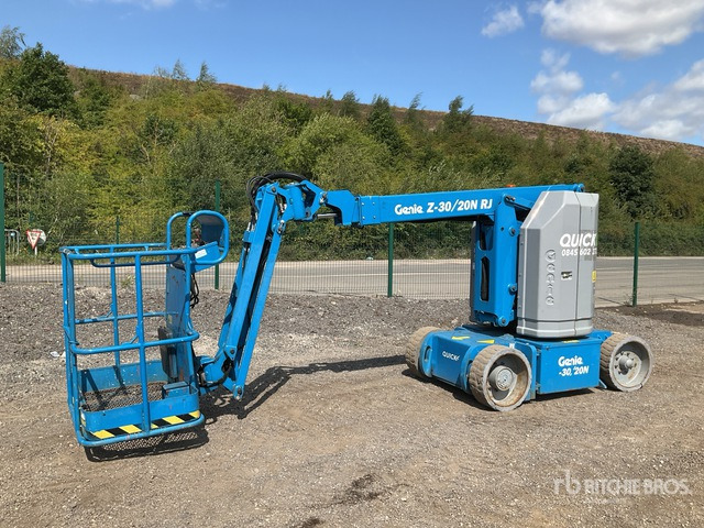 2015 Genie Z30/20N 2WD Electric Articulating Boom Lift - Nacelle articulée: photos 2 2015 Genie Z30/20N 2WD Electric Articulating Boom Lift - Nacelle articulée: photos 2