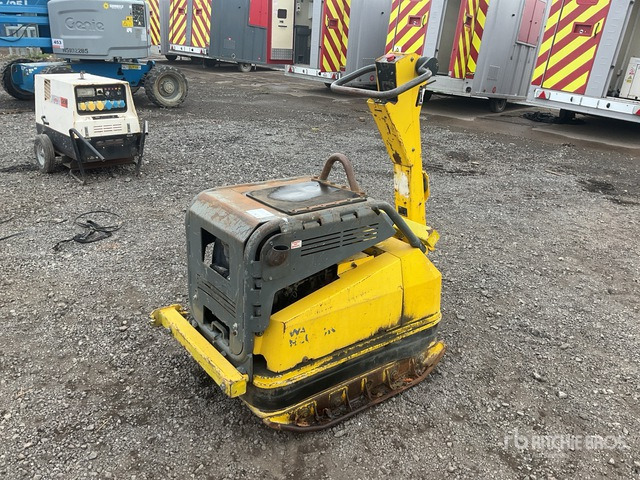 2015 Wacker Neuson Vibroplate DPU100-70 LES Vibratory Plate Compactor Vibratory Plate Compactor - Plaque vibrante: photos 2 2015 Wacker Neuson Vibroplate DPU100-70 LES Vibratory Plate Compactor Vibratory Plate Compactor - Plaque vibrante: photos 2