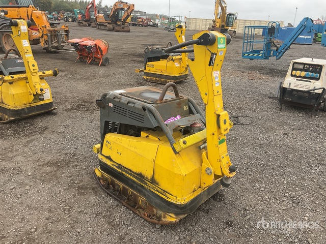 2015 Wacker Neuson Vibroplate DPU100-70 LES Vibratory Plate Compactor Vibratory Plate Compactor - Plaque vibrante: photos 3 2015 Wacker Neuson Vibroplate DPU100-70 LES Vibratory Plate Compactor Vibratory Plate Compactor - Plaque vibrante: photos 3