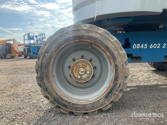 2016 Genie Z45/25J 4WD Diesel Articulating Boom Lift - Nacelle articulée: photos 5 2016 Genie Z45/25J 4WD Diesel Articulating Boom Lift - Nacelle articulée: photos 5