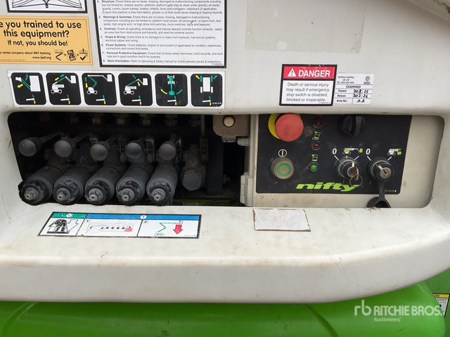 2016 Nifty-Lift HR28 2016 Nifty-Lift HR28 Articulating Boom Lift Articulating Boom Lift - Nacelle articulée: photos 5 2016 Nifty-Lift HR28 2016 Nifty-Lift HR28 Articulating Boom Lift Articulating Boom Lift - Nacelle articulée: photos 5