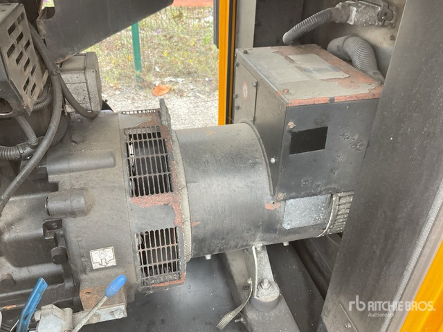 2016 Sdmo R66C3 60 kVA Skid-Mounted Generator Set - Groupe électrogène: photos 5 2016 Sdmo R66C3 60 kVA Skid-Mounted Generator Set - Groupe électrogène: photos 5