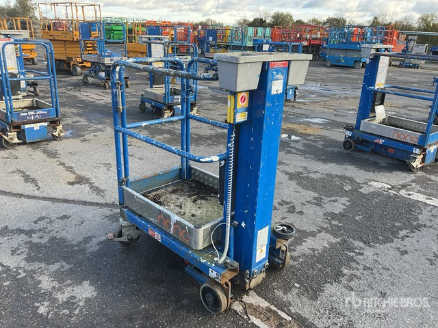 2017 Power Tower Nano Vertical Mast Lift - Nacelle à mât vertical: photos 3 2017 Power Tower Nano Vertical Mast Lift - Nacelle à mât vertical: photos 3