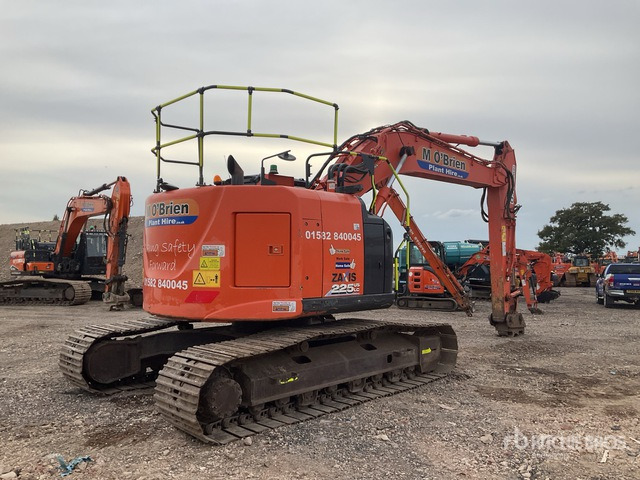 2018 Hitachi ZX225USLC-6 Tracked Excavator - Pelle sur chenille: photos 5 2018 Hitachi ZX225USLC-6 Tracked Excavator - Pelle sur chenille: photos 5