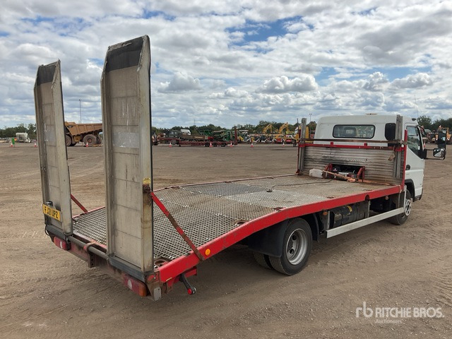 2021 Mitsubishi Canter 4x2 Flatbed Truck - Camion plateau: photos 4 2021 Mitsubishi Canter 4x2 Flatbed Truck - Camion plateau: photos 4