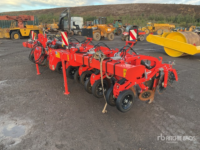 2022 Kuhn Striger 600R Cultivator - Bineuse: photos 1 2022 Kuhn Striger 600R Cultivator - Bineuse: photos 1