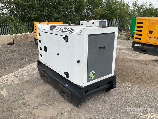 Sdmo R22 Generator Set - Groupe électrogène: photos 1 Sdmo R22 Generator Set - Groupe électrogène: photos 1