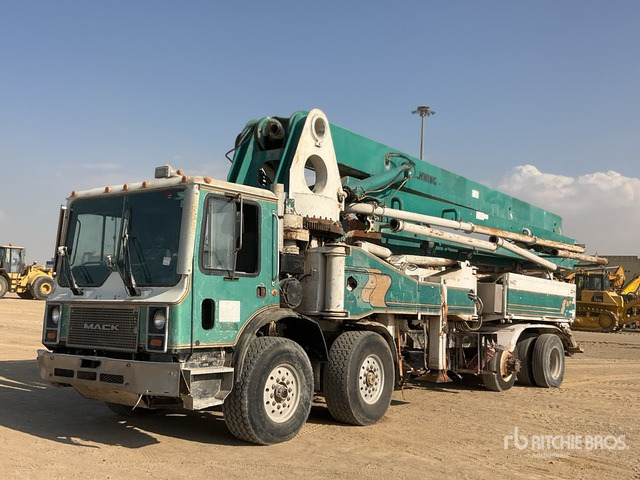 1998 Mack MR688S 1997 Schwing KVM 42/38 42 m on 8x4 Concrete Pump Truck - Camion pompe: photos 1 1998 Mack MR688S 1997 Schwing KVM 42/38 42 m on 8x4 Concrete Pump Truck - Camion pompe: photos 1