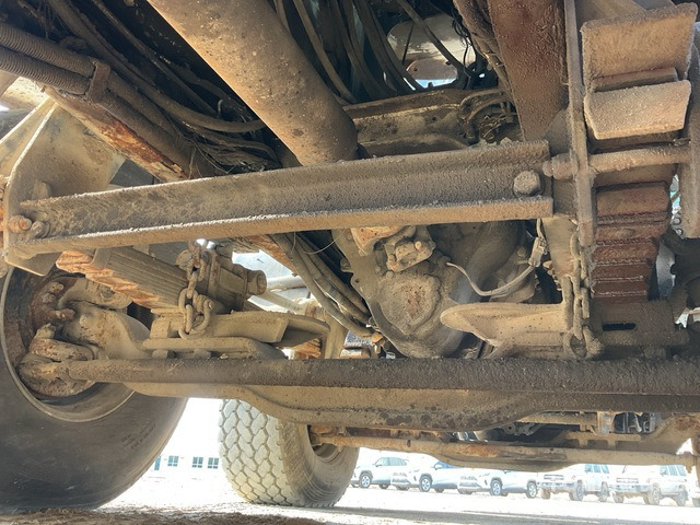 1998 Mack MR688S 1997 Schwing KVM 42/38 42 m on 8x4 Concrete Pump Truck - Camion pompe: photos 5 1998 Mack MR688S 1997 Schwing KVM 42/38 42 m on 8x4 Concrete Pump Truck - Camion pompe: photos 5