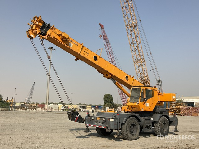 1999 Grove RT522B 22 ton 4x4x4 Rough Terrain Crane - Grue automotrice lente: photos 2 1999 Grove RT522B 22 ton 4x4x4 Rough Terrain Crane - Grue automotrice lente: photos 2