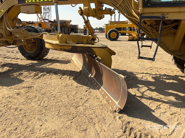 2001 Cat 140H Motor Grader - Niveleuse: photos 4 2001 Cat 140H Motor Grader - Niveleuse: photos 4