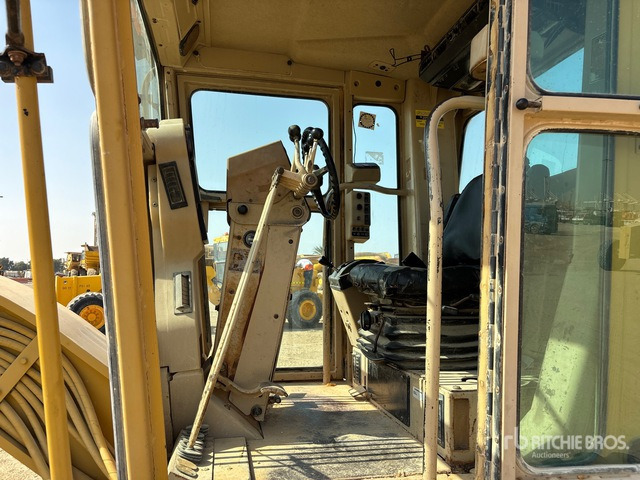 2001 Cat 140H Motor Grader - Niveleuse: photos 5 2001 Cat 140H Motor Grader - Niveleuse: photos 5