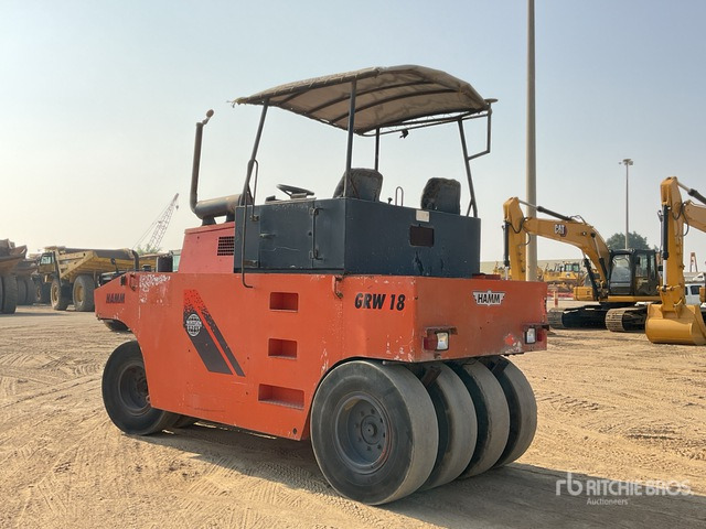 2001 Hamm GRW18 8 Wheel Pneumatic Roller - Compacteur à pneus: photos 2 2001 Hamm GRW18 8 Wheel Pneumatic Roller - Compacteur à pneus: photos 2