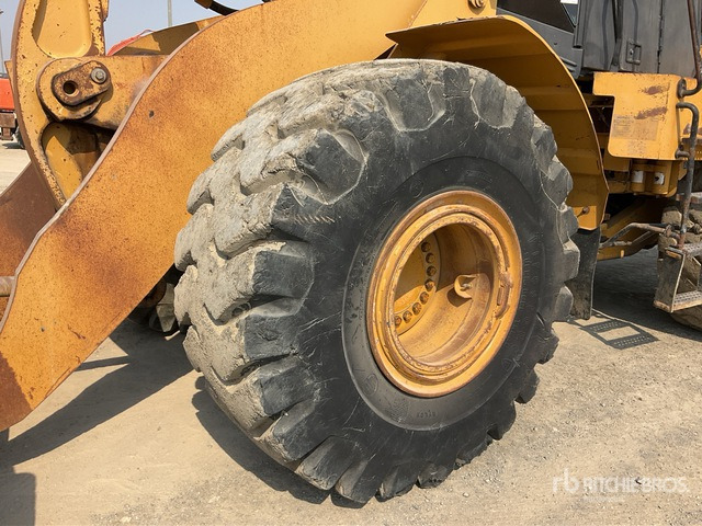 2004 Cat 972G Series II - Chargeuse sur pneus: photos 5 2004 Cat 972G Series II - Chargeuse sur pneus: photos 5